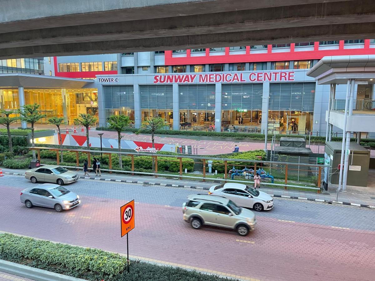 شقة Central Of Sunway Town; 8 Pax بيتالينغ جايا المظهر الخارجي الصورة